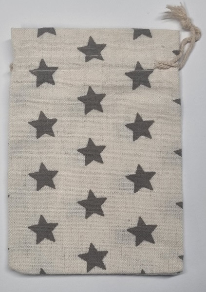 Textilbeutel, 10x15cm, naturweiß m. grauen Sternen